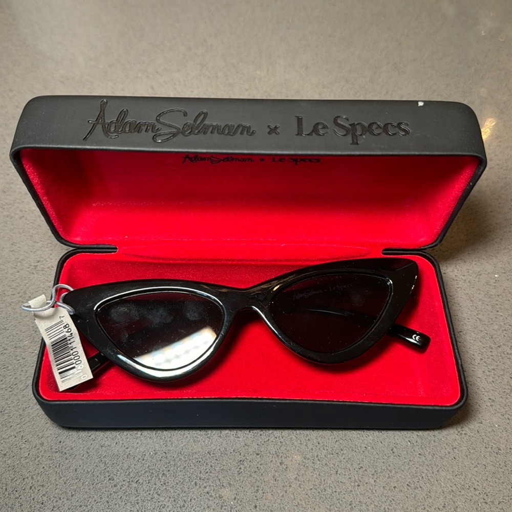Le Specs